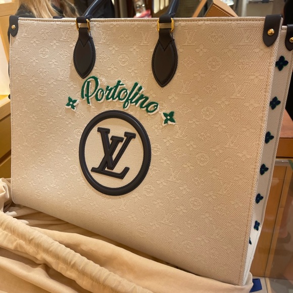 Limited Edition Louis Vuitton Bag - Picture 2 of 3